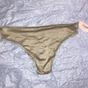 NWT. Victoria’s Secret seamless thong